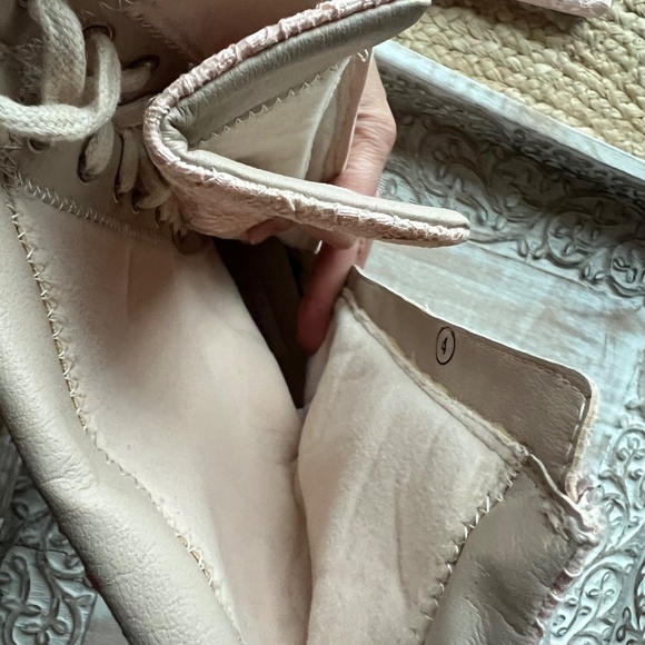 Trish Scully Pink Lace Boot Sz 4 Big Girl - Picture 11 of 13